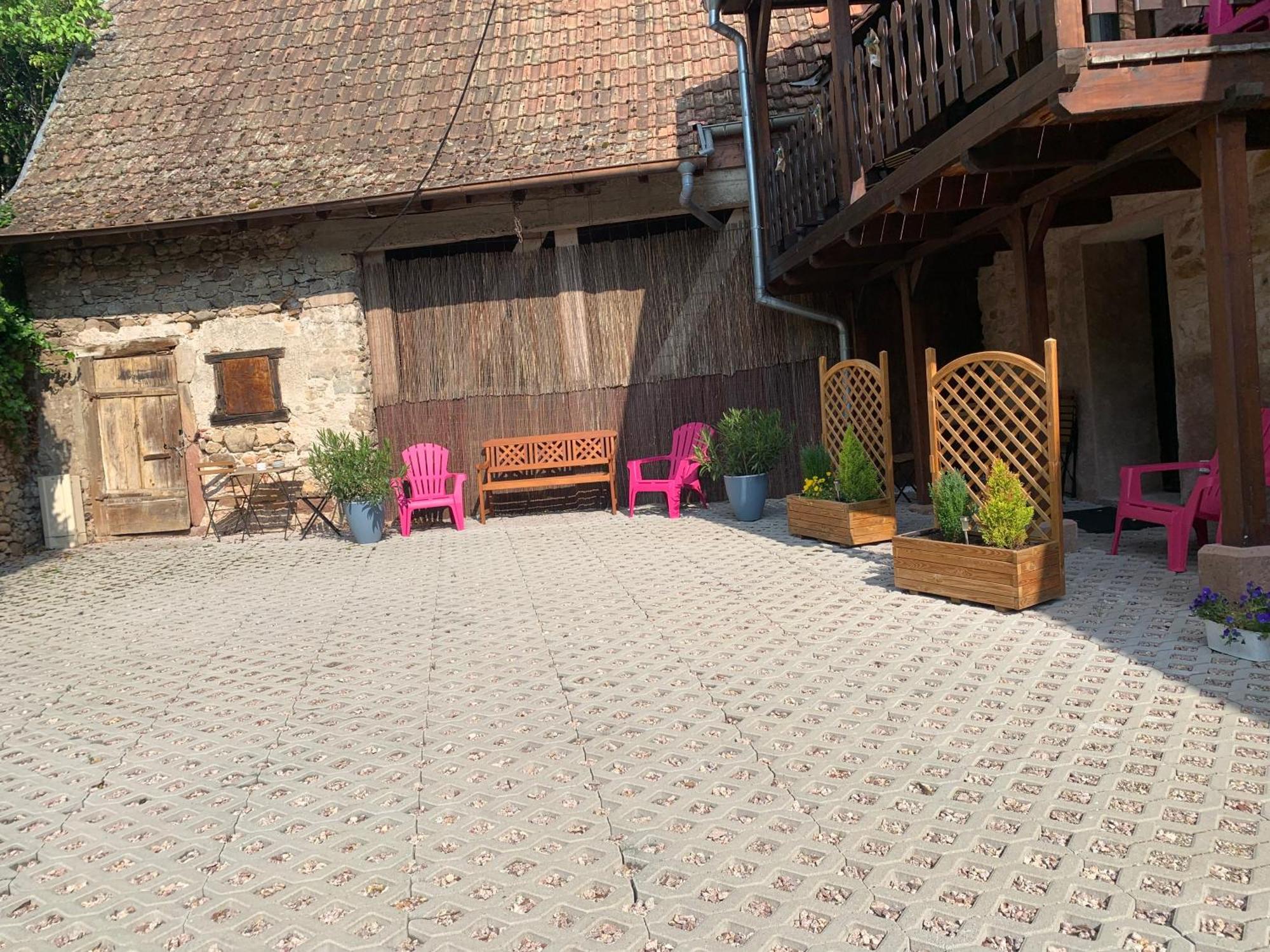 Le Clocher " Sous Les Combles" Parking Gratuit Beblenheim Esterno foto