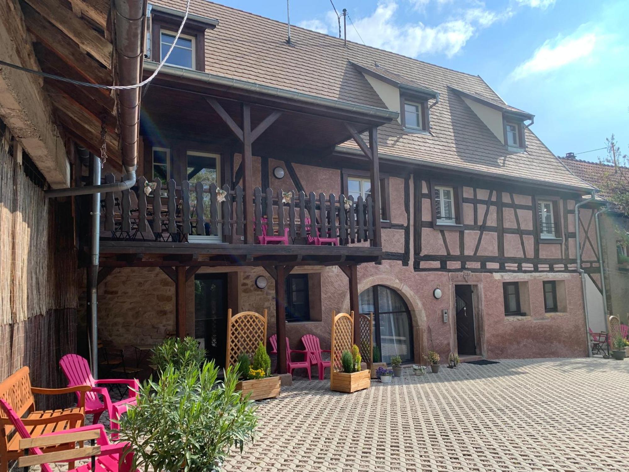 Le Clocher " Sous Les Combles" Parking Gratuit Beblenheim Esterno foto